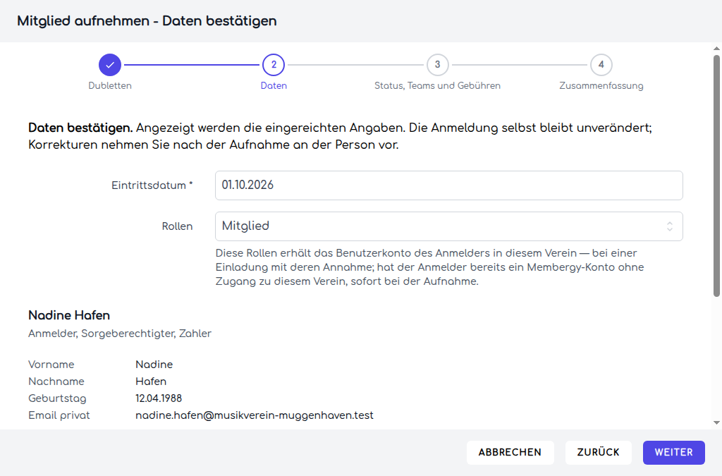 Eingereichte Daten, Eintrittsdatum und vorgeschlagene Kontorolle im Aufnahmeassistenten